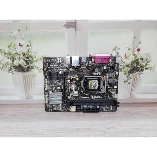 MOTHERBOARD GIGABYTE GA-H81M-DS2 SOCKET 1150 GARANSI 1 TAHUN