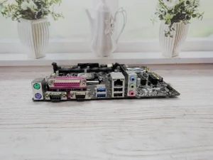 MOTHERBOARD GIGABYTE GA-H81M-DS2 SOCKET 1150 GARANSI 1 TAHUN