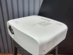 Proyector Panasonic PT-VW540 Bagus Garansi Toko 6 bulan