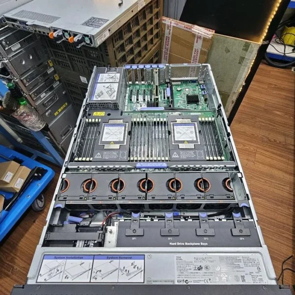 Server IBM System X3750 M4 Xeon E5-4650 32 core 64 thread Garansi toko 6 bulan - RAM 128GB